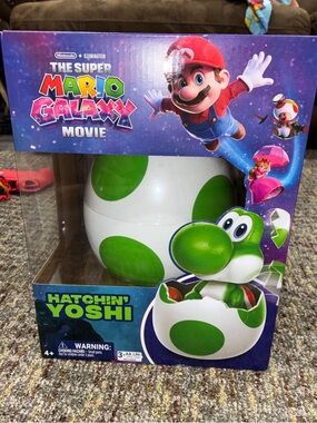 Nintendo Hatchin' Yoshi Toy - Green White
